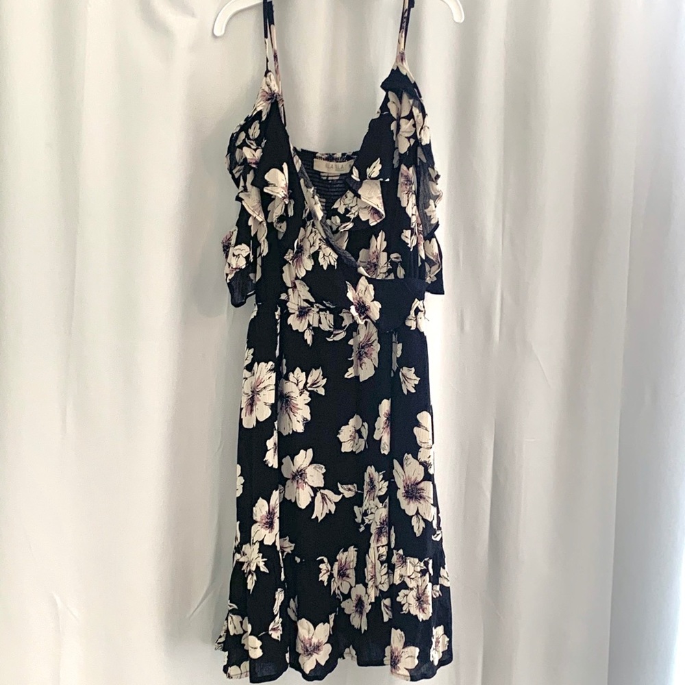 ILLA ILLA cold shoulder floral dress